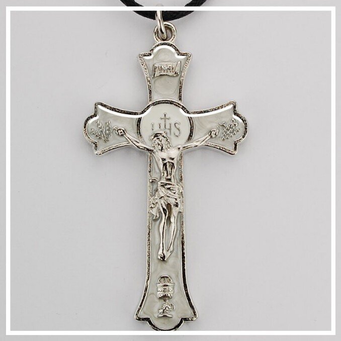 Resinagem de crucifixos religiosos resinados, artigo religioso resinado , medalhinha resinada, ímã resinado e escapulário resinado.