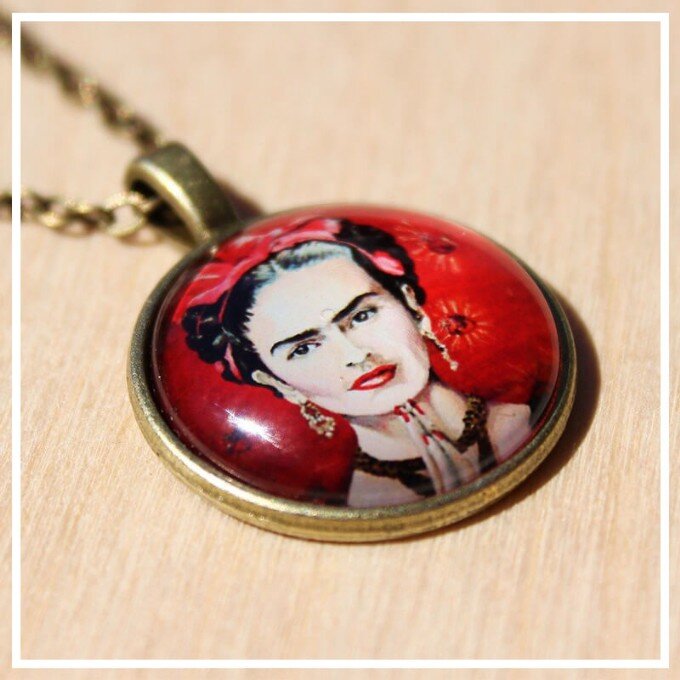 Resinagem de artesanato resinado em peças de madeira, silicone, vidro, luminárias, bandejas, caixas, e diversas outras superfícies. Resinado por profissionais do setor.