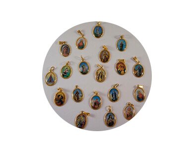 Resinagem de artigos religiosos resinados, adesivos resinados, etiquetas resinadas, brindes resinados, artesanatos resinados, eletroeletrônicos resinados, encapsulamentos resinados, embarcações navais resinadas e comunicações visuais resinadas.