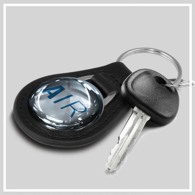 Resinagem de brinde resinado, chaveiro resinado, chave resinada, utensílio doméstico resinado, totem resinado, pingente resinado, bottom resinado, e diversos outros.