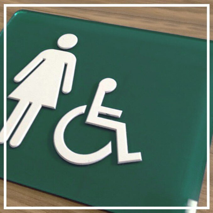 Resinagem de comunicação visual resinada, skins para celulares resinadas, notebooks resinados e tablets resinados, tank pad para motos resinados, batentes resinados e etiquetas para móveis resinadas e etiquetas para linha branca resinadas.