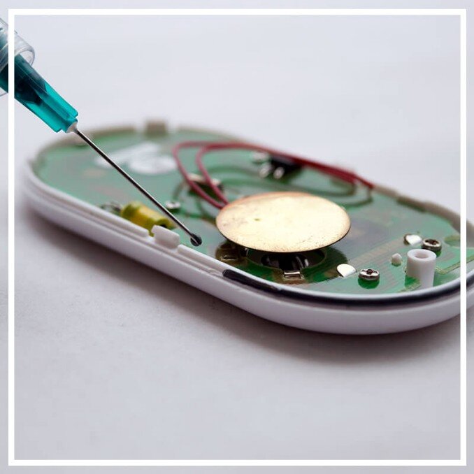 Resinagem de eletroeletrônico, hardware e circuíto elétrico resinados