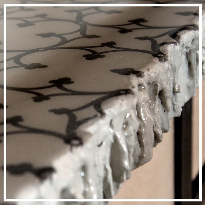 Resinagem de mármore resinado, granito resinado, pedra semi e preciosa resinada, superfície porosa resinada ou lisa resinada para nivelamento e/ou brilho. Resinado por profissional qualificado.