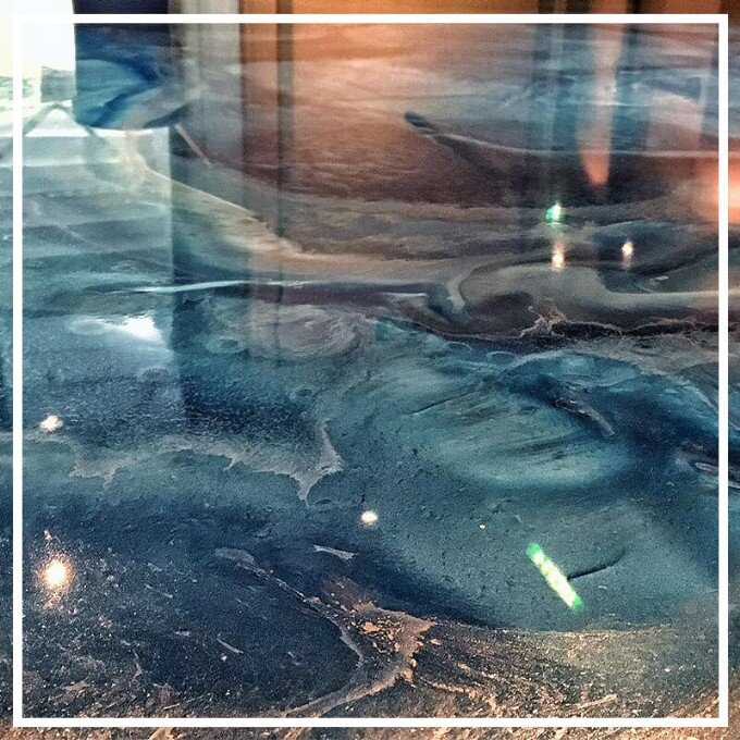 Resinagem de piso industrial resinado, porcelanato líquido resinado, piso monolítico de resina resinado e piso de resina autonivelante resinado com auto-brilho, durabilidade e acabamento impecável.