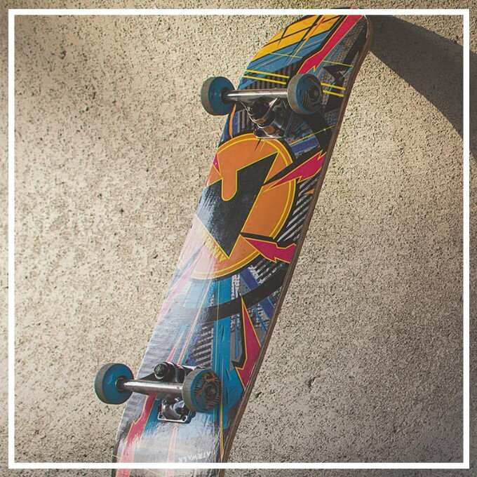 Resinagem de prancha resinada de surf, longboard resinado, funboard resinado, shortboard resinado, skate tradicional resinado, skate longboard resinado, waveboard resinado, cruiser resinado e remos de punho resinado, tacão resinado, pá reinada e espinha resinada.